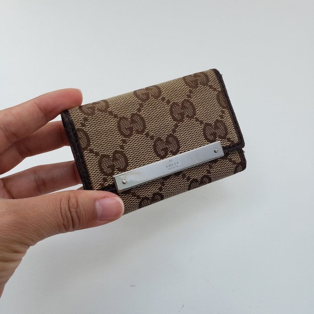 Authentic Gucci GG Tan Canvas Key Holder